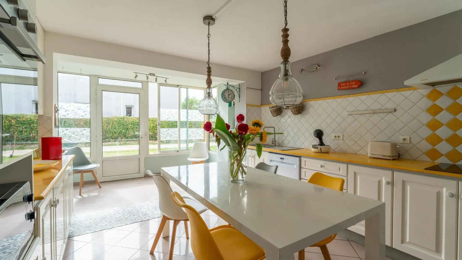 Vacances Revees Au Pin Parasol Villa Le Thor 0*,  France