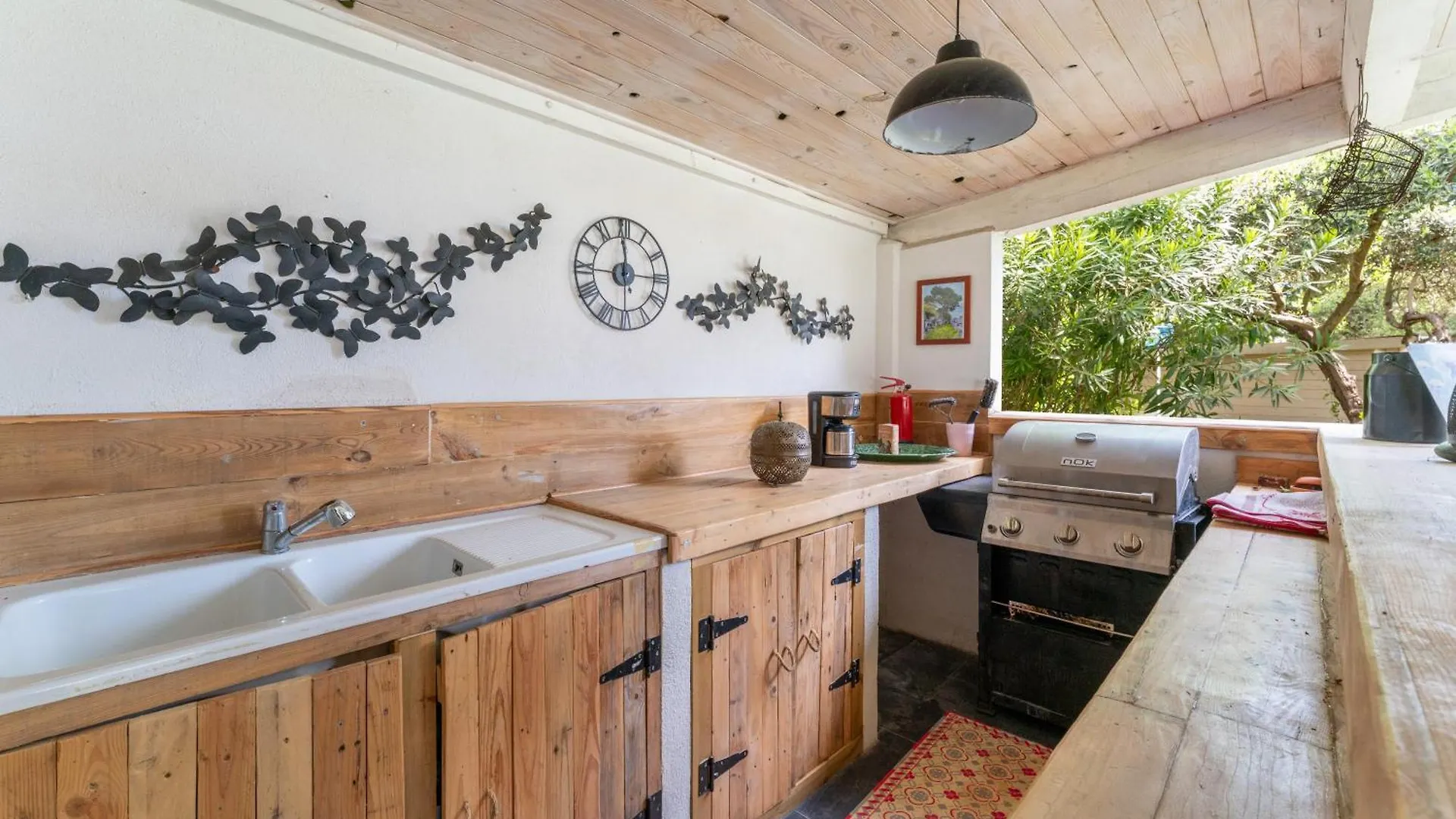 Villa Vacances Revees Au Pin Parasol Le Thor
