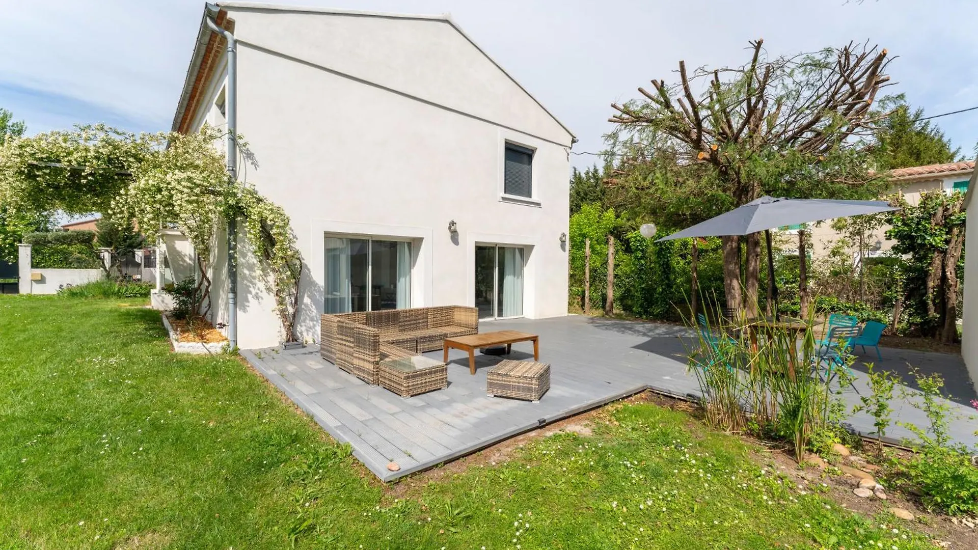 Villa Vacances Revees Au Pin Parasol Le Thor