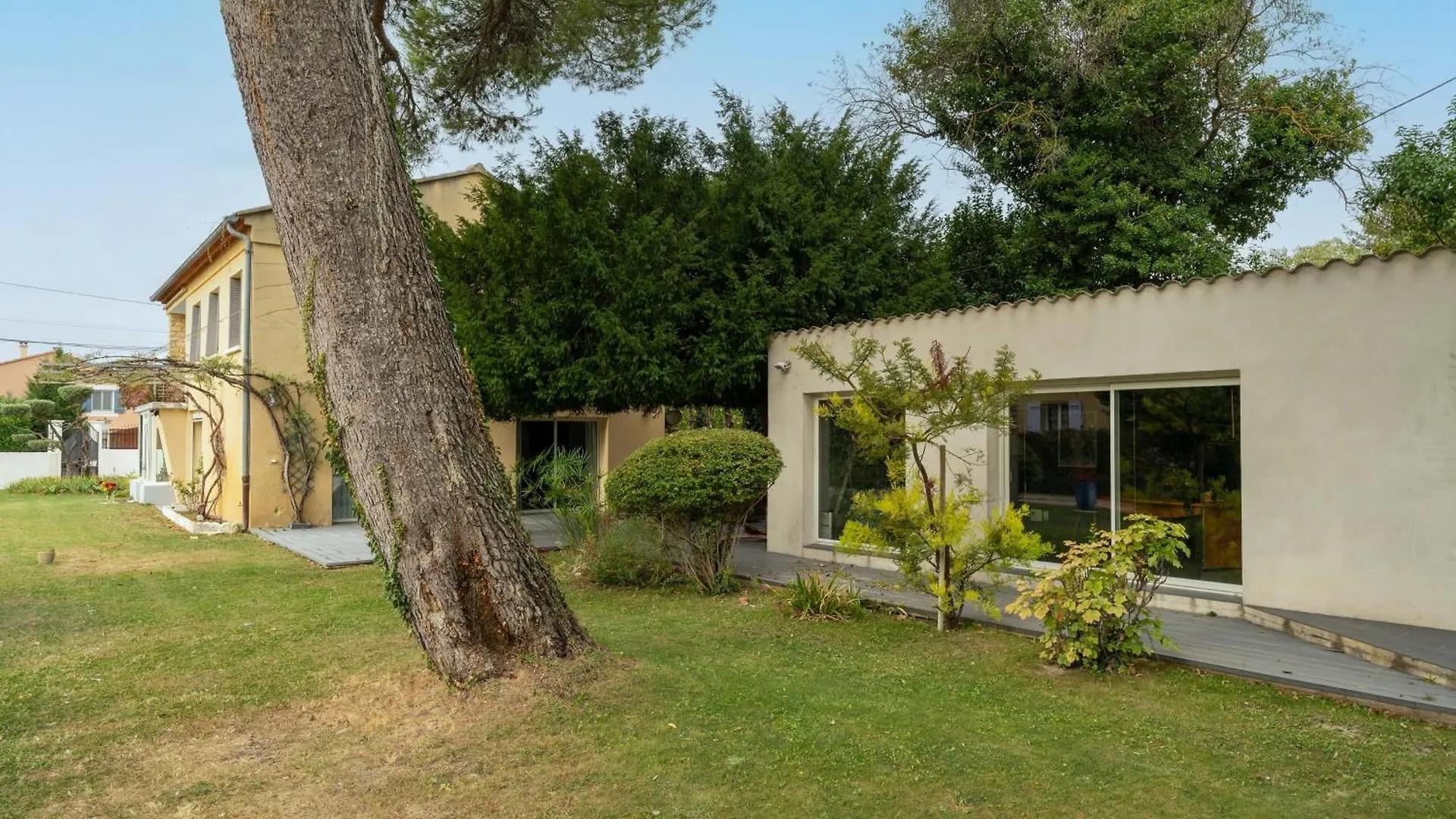 Vacances Revees Au Pin Parasol Le Thor France